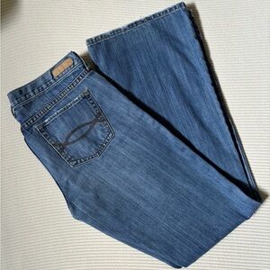 A&F 8L vintage low rise jeans.